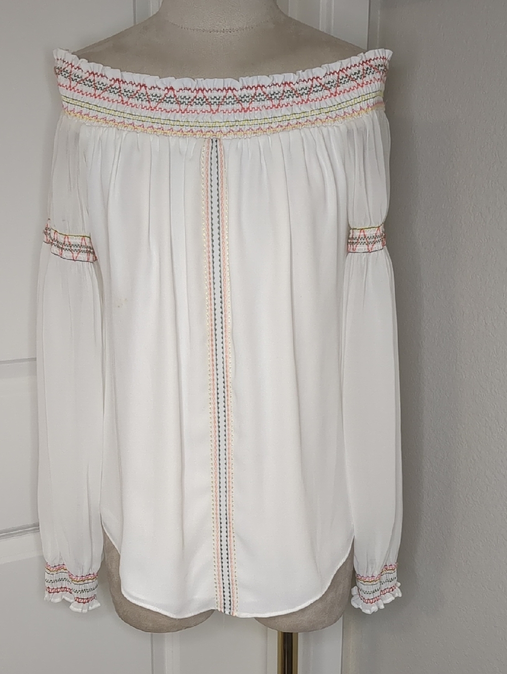 White House Black Market Ivory Boho Peasant Blouse Off Shoulder Embroidered SZ S